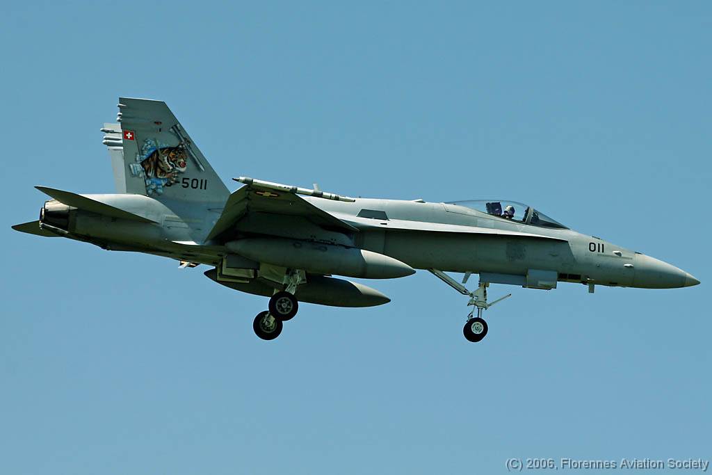 36 ETSI060511 FA-18C J-5011 GD 01 Swiss Air Force F/A-18C J-5011 of Fliegerstaffel 11 - Manching AB, 11 May 2006 (C) Gilles Denis